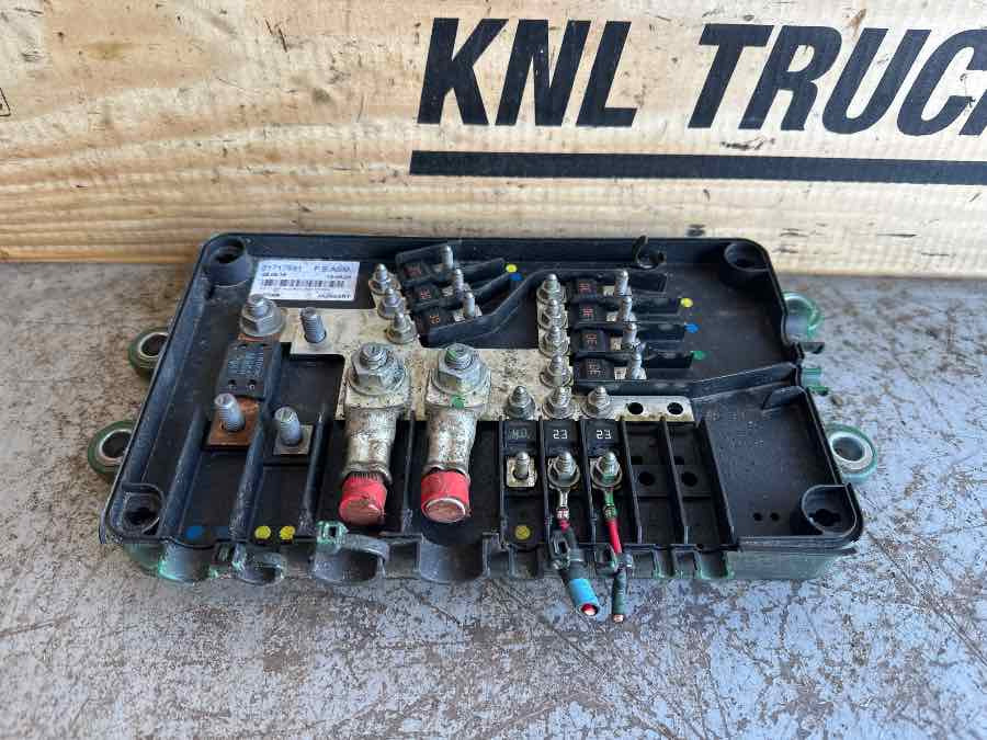 VOLVO FUSE BOX 21717591 - Електрическа система за Камион: снимка 1 VOLVO FUSE BOX 21717591 - Електрическа система за Камион: снимка 1