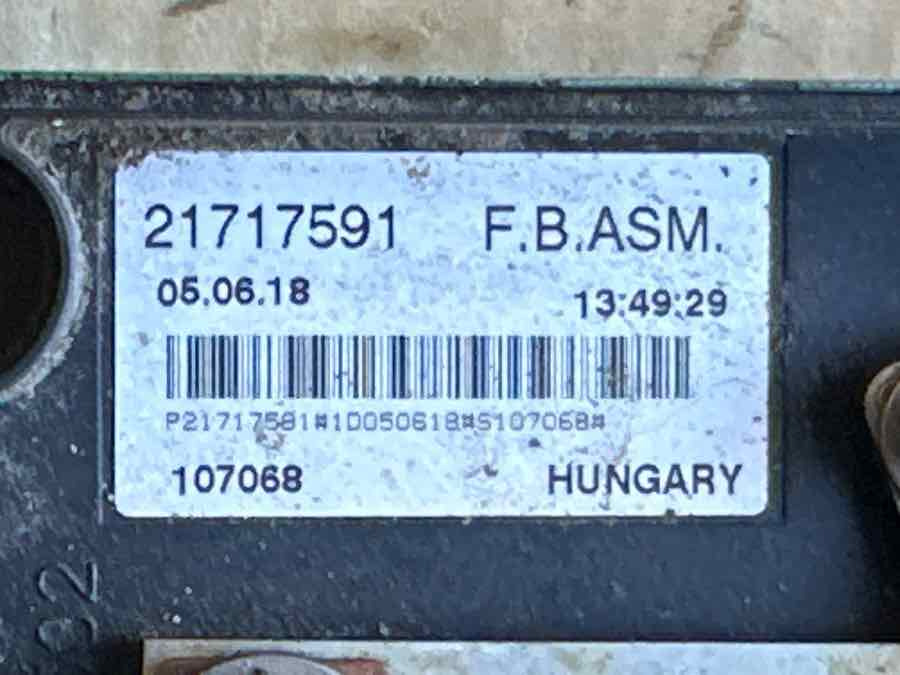 VOLVO FUSE BOX 21717591 - Електрическа система за Камион: снимка 2 VOLVO FUSE BOX 21717591 - Електрическа система за Камион: снимка 2