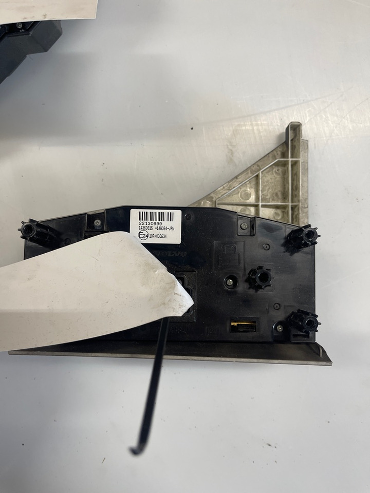 VOLVO HEAT ECU 22130999 - Табло за Камион: снимка 1 VOLVO HEAT ECU 22130999 - Табло за Камион: снимка 1