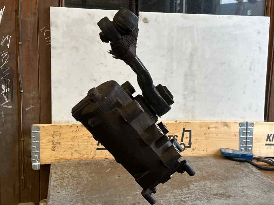 VOLVO STEERING GEAR 250390 - Кормилно управление за Камион: снимка 1 VOLVO STEERING GEAR 250390 - Кормилно управление за Камион: снимка 1