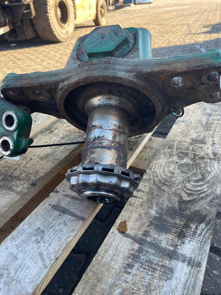 VOLVO STEERING KNUCKLE 21700330 - Шенкел за Камион: снимка 2 VOLVO STEERING KNUCKLE 21700330 - Шенкел за Камион: снимка 2