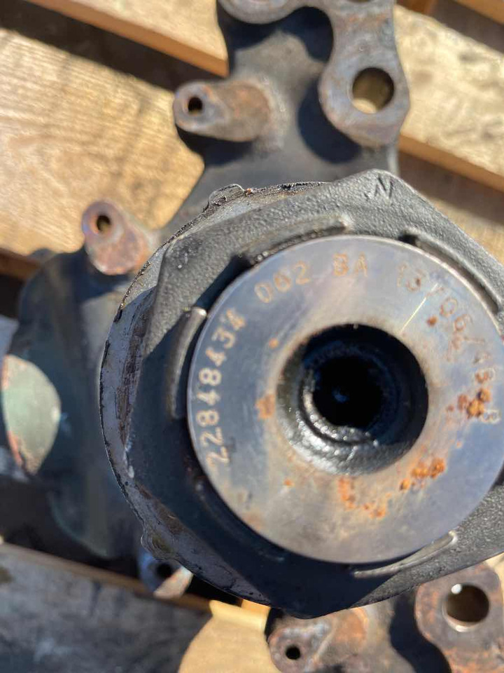 VOLVO STEERING KNUCKLE 22848434 - Шенкел за Камион: снимка 2 VOLVO STEERING KNUCKLE 22848434 - Шенкел за Камион: снимка 2