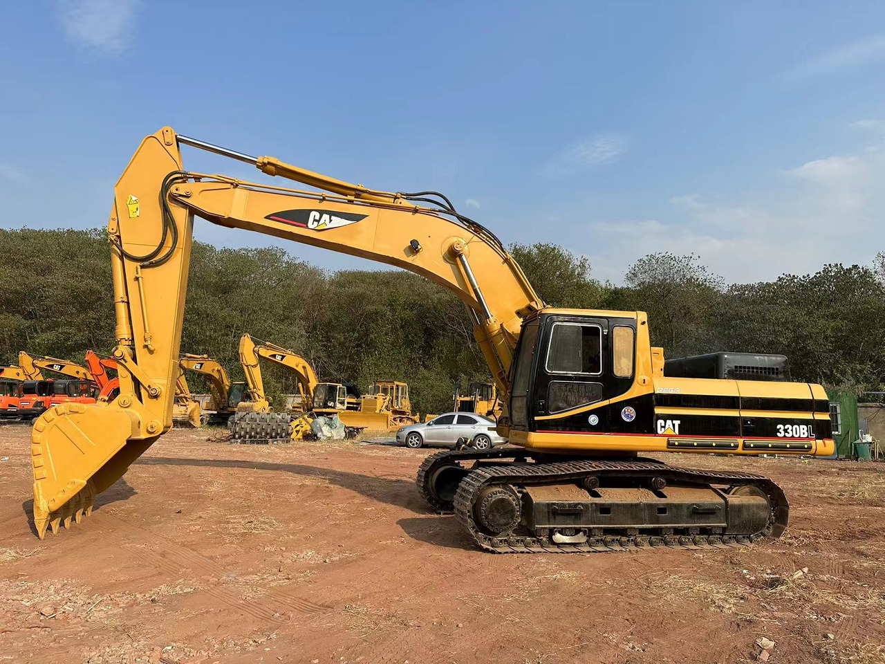 CAT 320B - Верижен багер: снимка 4 CAT 320B - Верижен багер: снимка 4