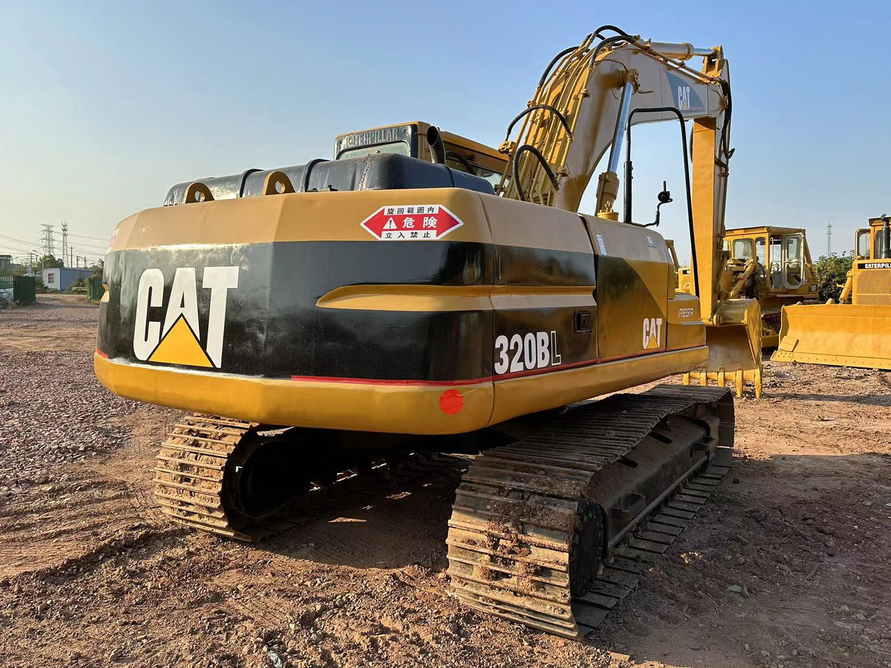 CAT 320B - Верижен багер: снимка 5 CAT 320B - Верижен багер: снимка 5