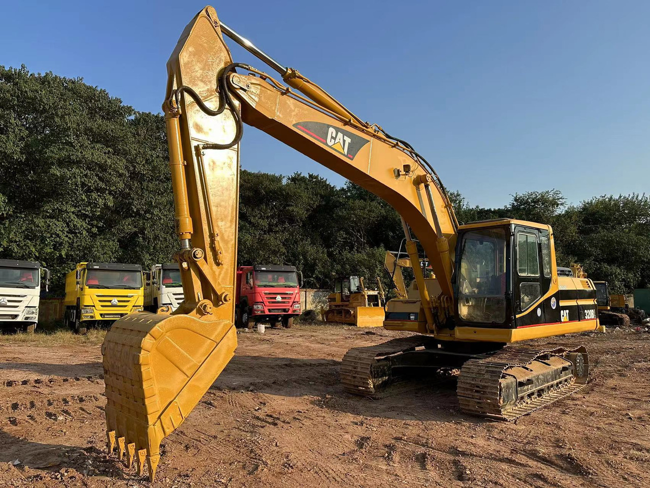 CAT 320B excavator - Верижен багер: снимка 4 CAT 320B excavator - Верижен багер: снимка 4