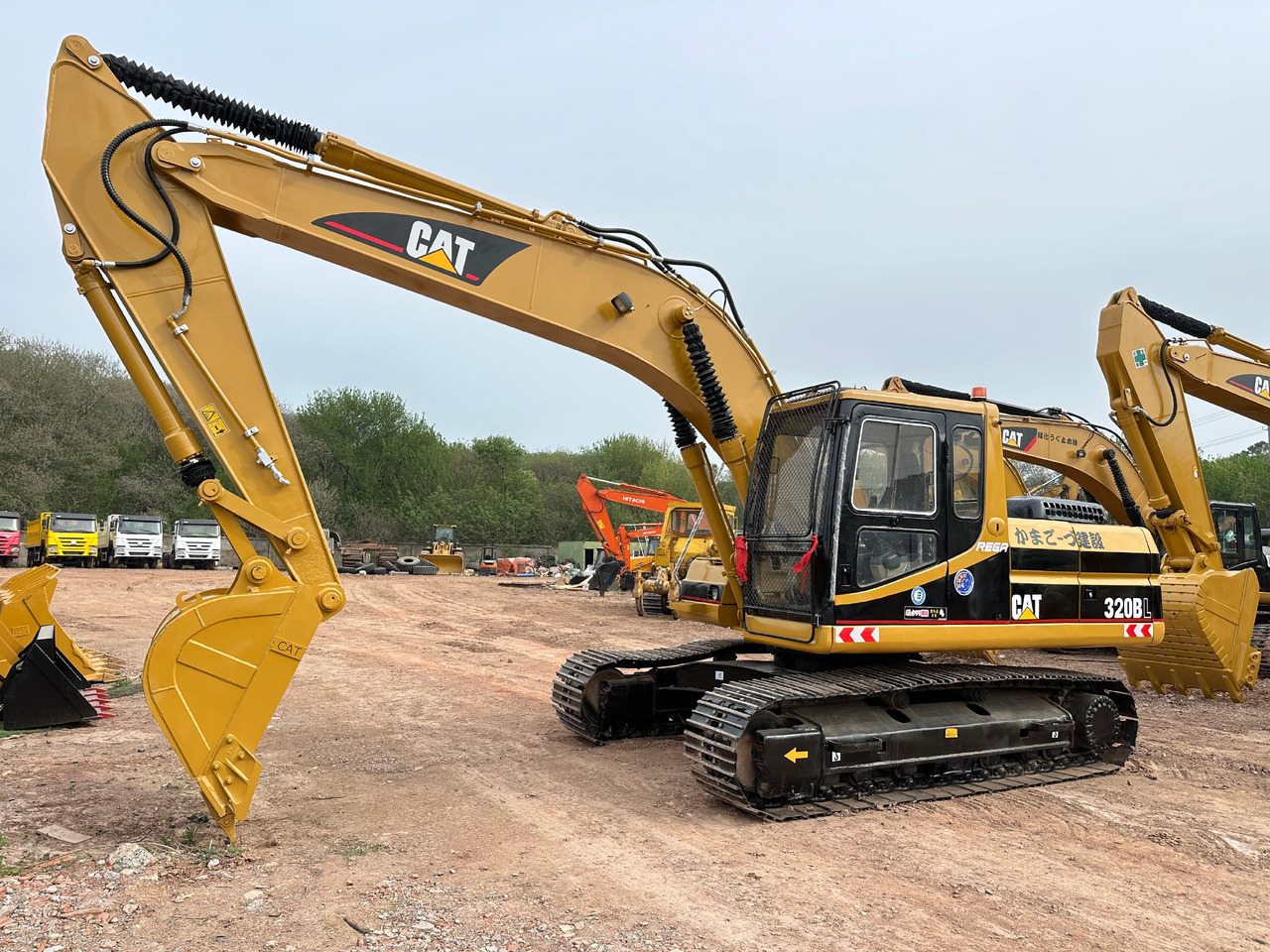 CAT 320BL crawler excavator - Верижен багер: снимка 2 CAT 320BL crawler excavator - Верижен багер: снимка 2