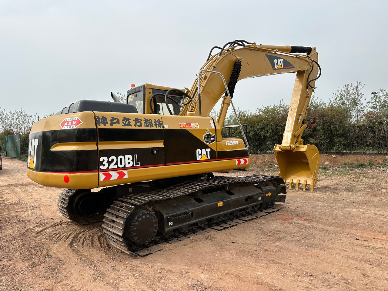 CAT 320BL crawler excavator - Верижен багер: снимка 1 CAT 320BL crawler excavator - Верижен багер: снимка 1