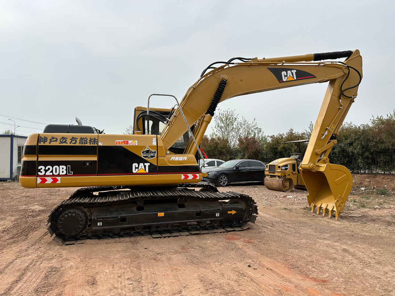 CAT 320BL crawler excavator - Верижен багер: снимка 3 CAT 320BL crawler excavator - Верижен багер: снимка 3
