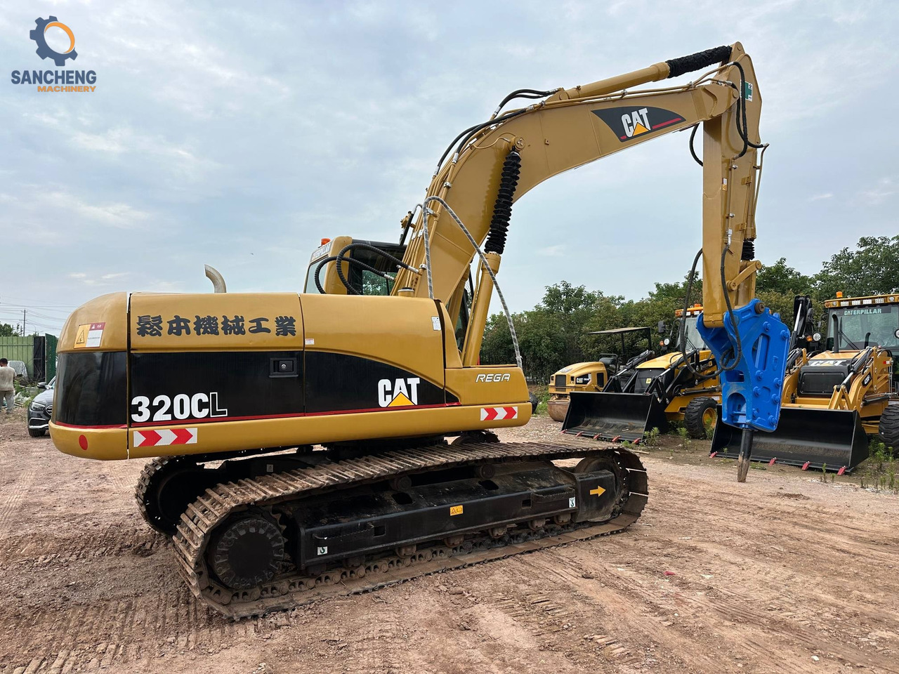 CAT 320CL with hammer - Верижен багер: снимка 3 CAT 320CL with hammer - Верижен багер: снимка 3