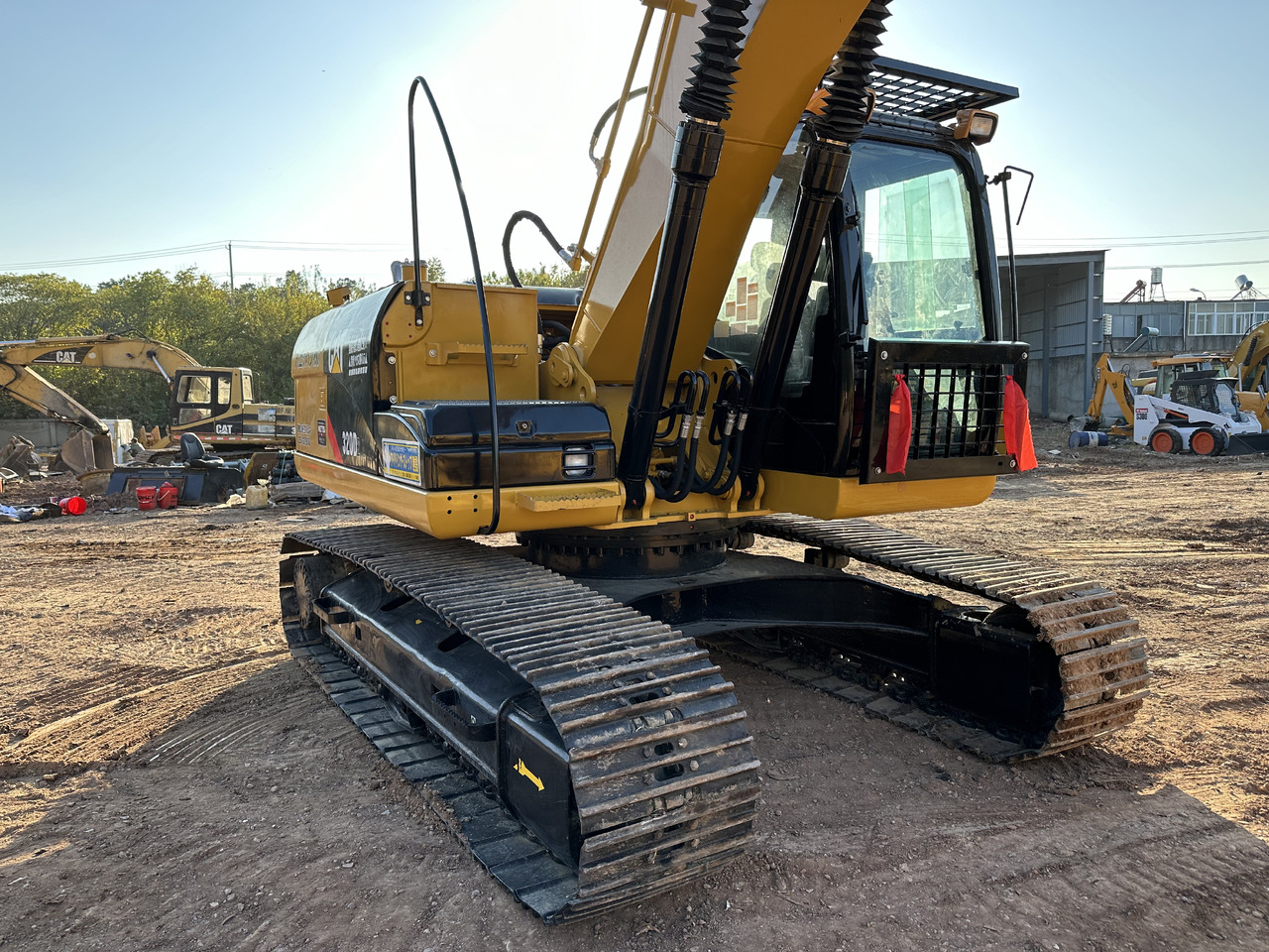 CAT 320D2L - Верижен багер: снимка 4 CAT 320D2L - Верижен багер: снимка 4