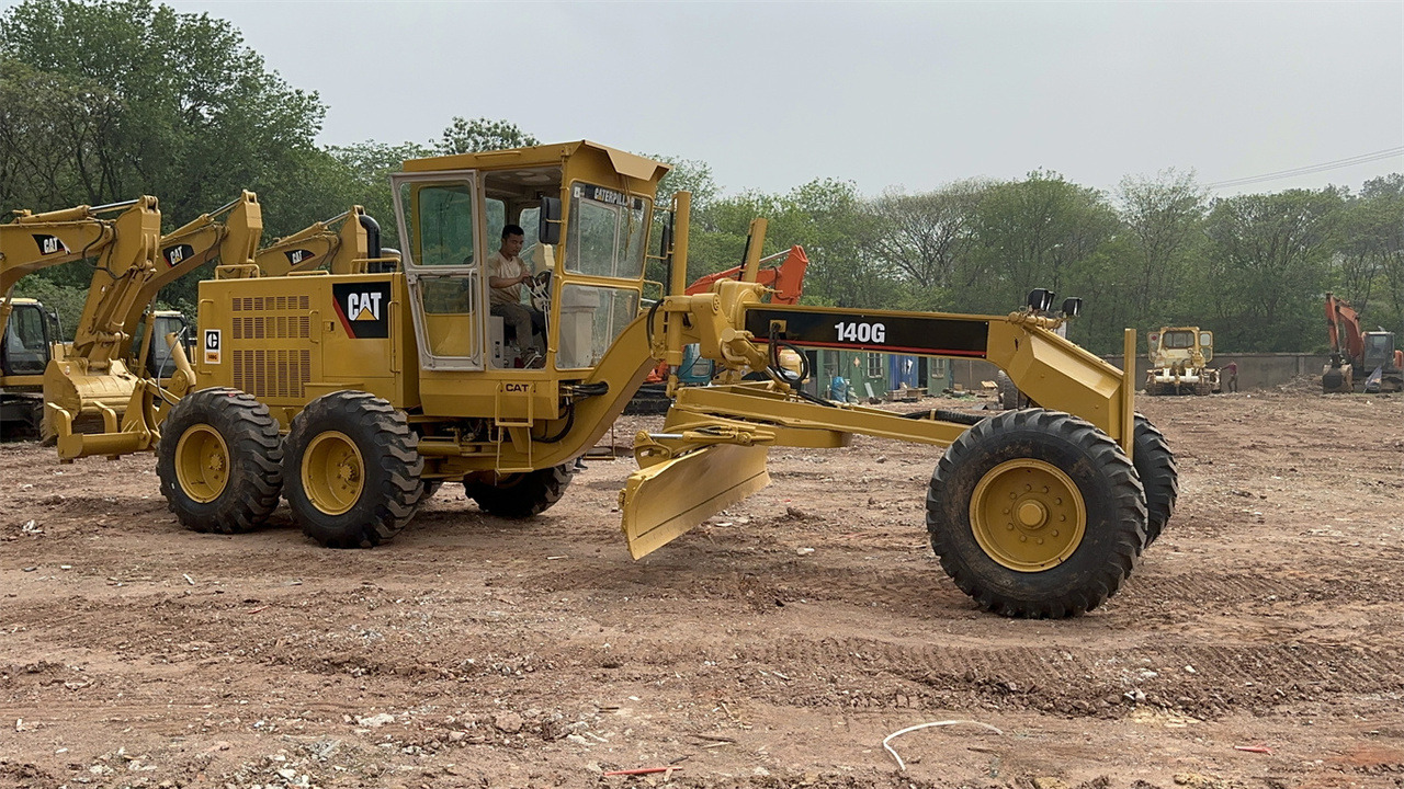 CATERPILLAR 140G - Грейдер: снимка 3 CATERPILLAR 140G - Грейдер: снимка 3