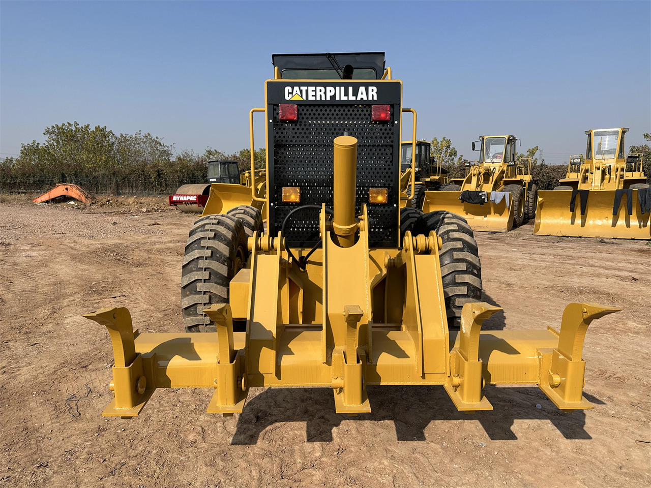 CATERPILLAR 140H - Грейдер: снимка 4 CATERPILLAR 140H - Грейдер: снимка 4