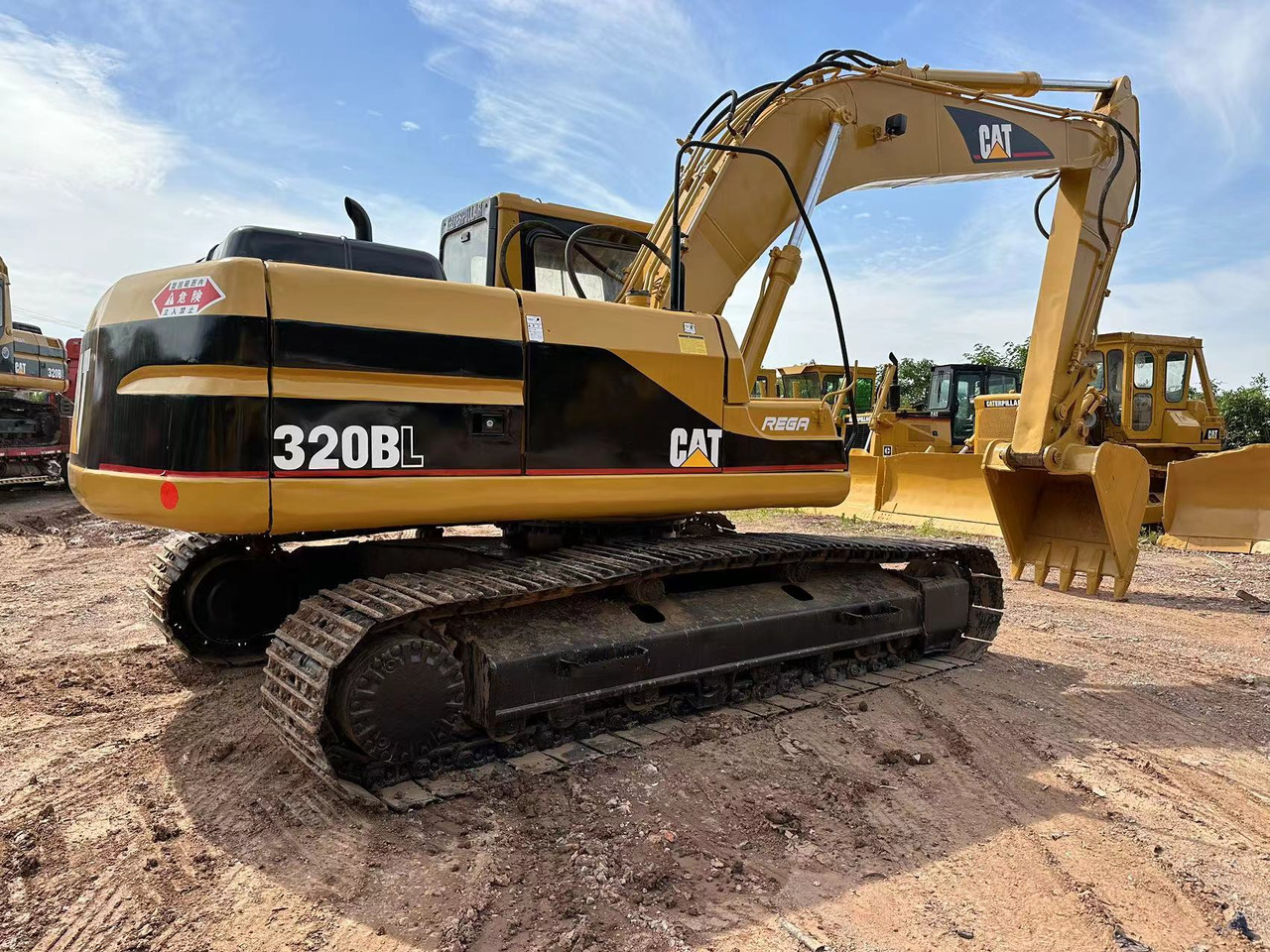 CATERPILLAR 320B - Верижен багер: снимка 1 CATERPILLAR 320B - Верижен багер: снимка 1