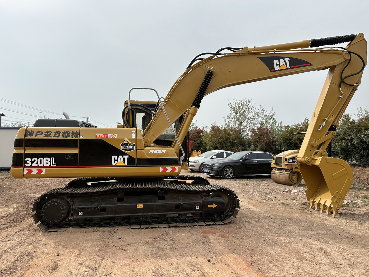 CATERPILLAR 320BL - Верижен багер: снимка 3 CATERPILLAR 320BL - Верижен багер: снимка 3
