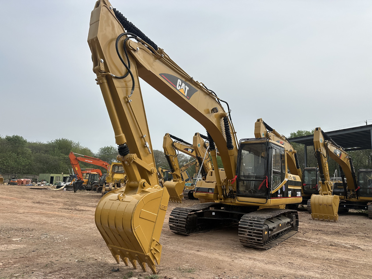 CATERPILLAR 320BL - Верижен багер: снимка 2 CATERPILLAR 320BL - Верижен багер: снимка 2