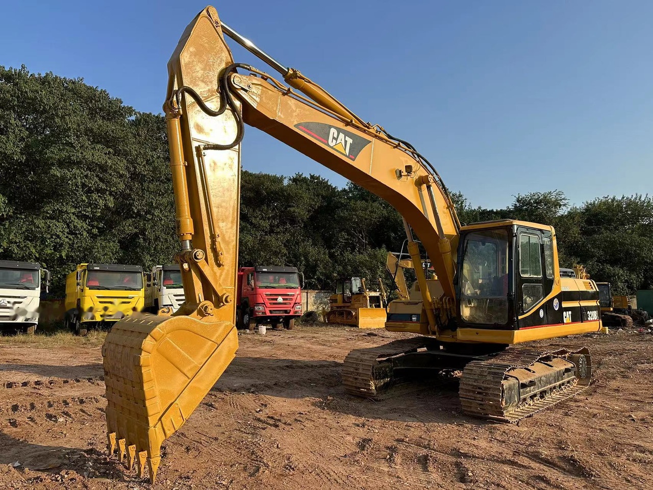 CATERPILLAR 320BL - Верижен багер: снимка 3 CATERPILLAR 320BL - Верижен багер: снимка 3