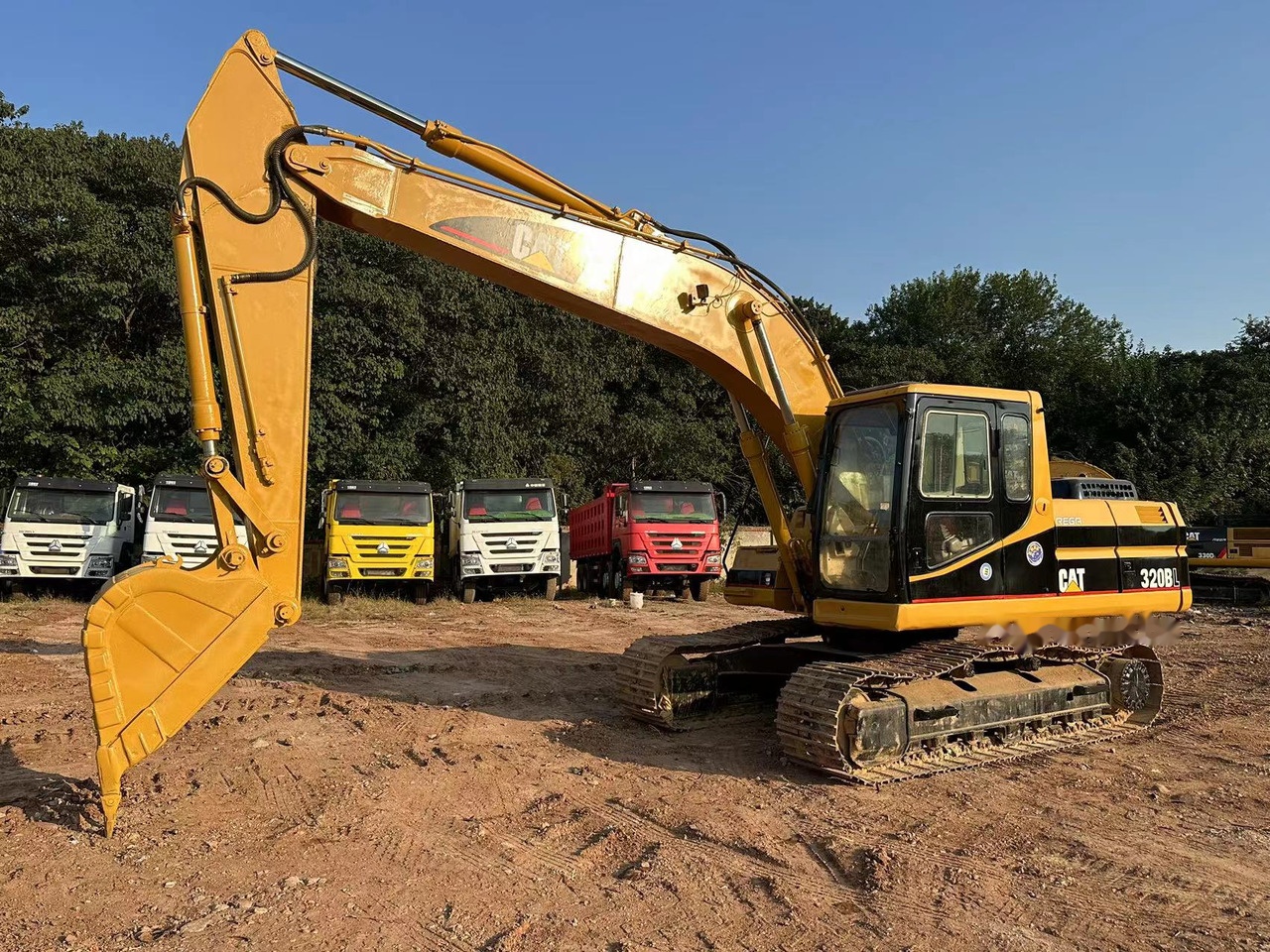 CATERPILLAR 320BL - Верижен багер: снимка 1 CATERPILLAR 320BL - Верижен багер: снимка 1