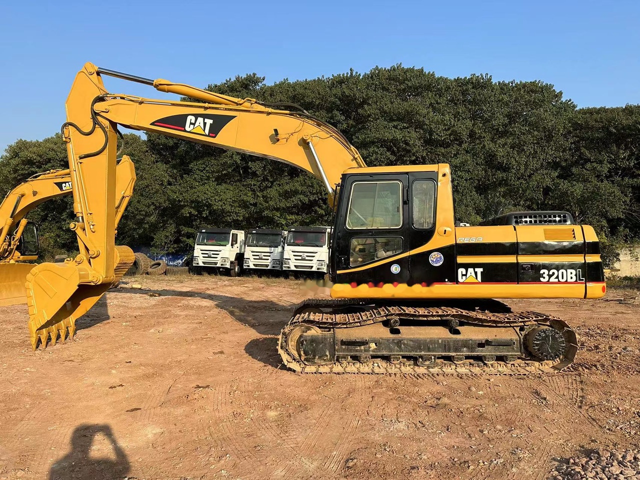 CATERPILLAR 320BL - Верижен багер: снимка 2 CATERPILLAR 320BL - Верижен багер: снимка 2