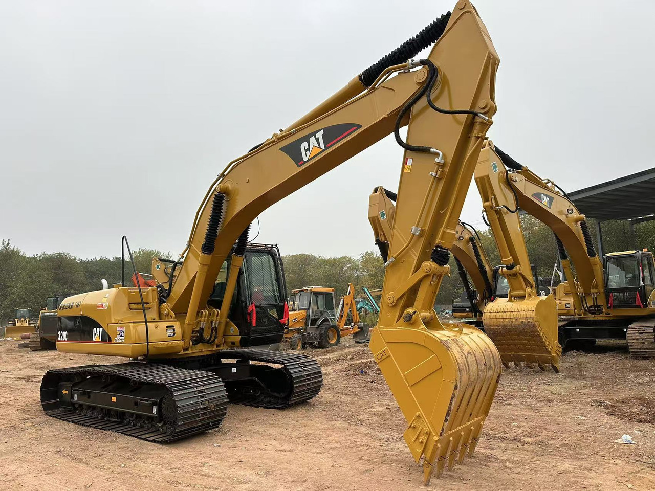 CATERPILLAR 320CL - Верижен багер: снимка 2 CATERPILLAR 320CL - Верижен багер: снимка 2