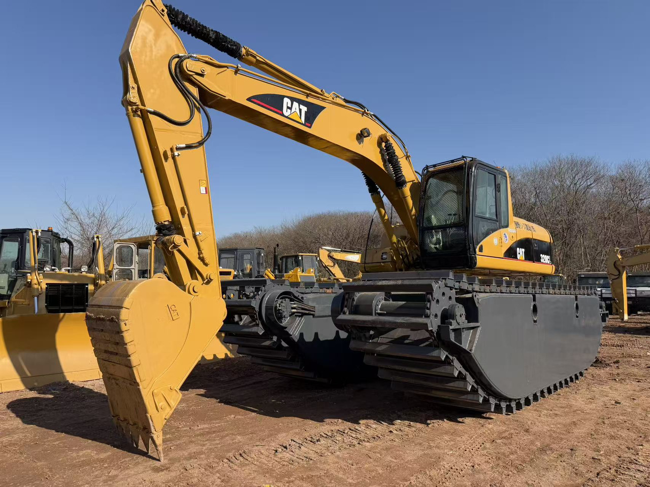 CATERPILLAR 320CL - Плаващ багер: снимка 2 CATERPILLAR 320CL - Плаващ багер: снимка 2