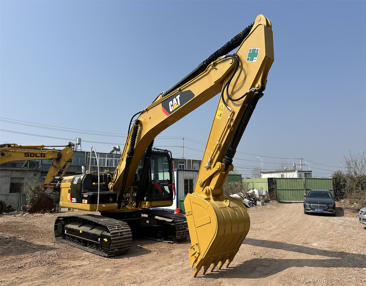 CATERPILLAR 320D2L - Верижен багер: снимка 3 CATERPILLAR 320D2L - Верижен багер: снимка 3