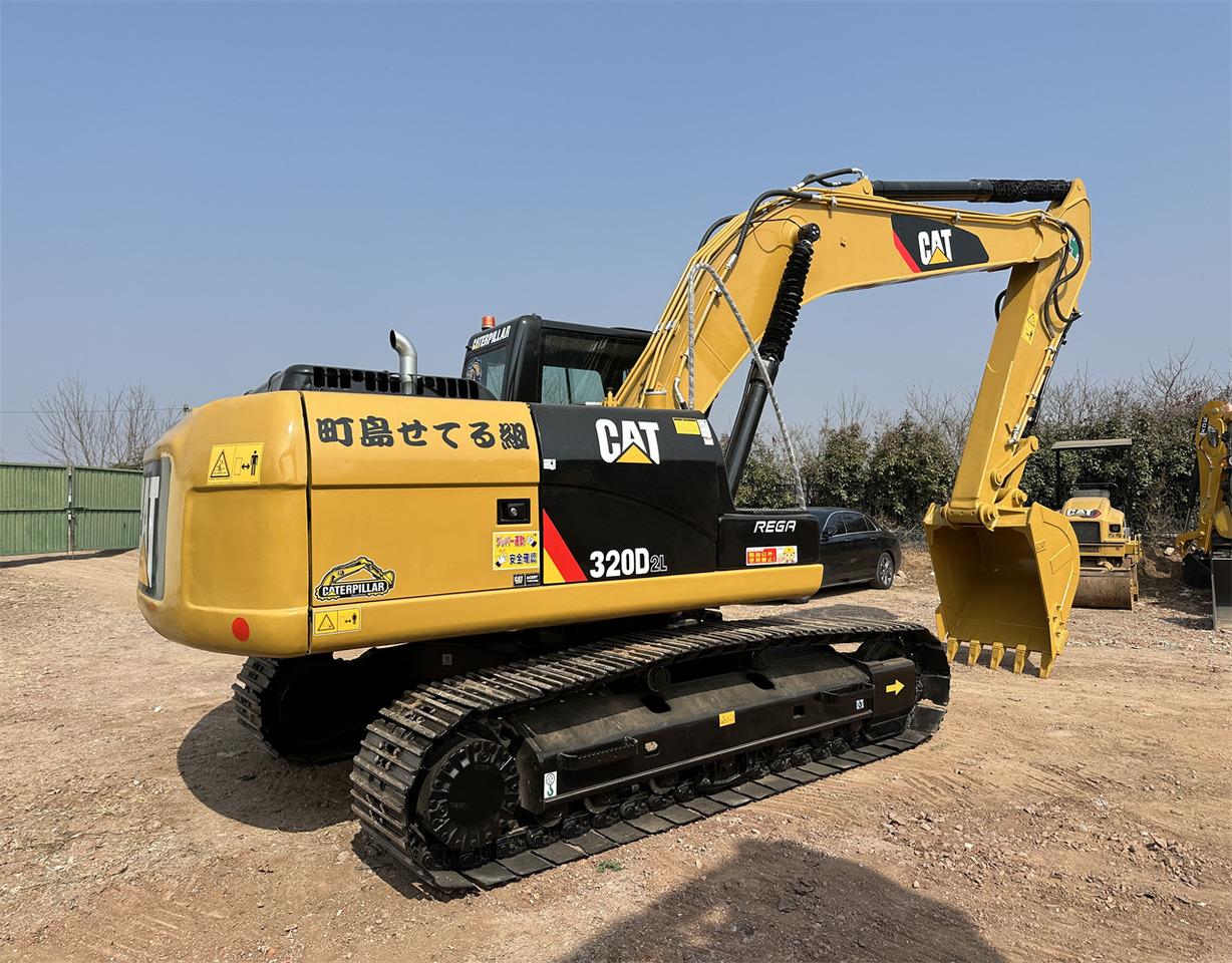 CATERPILLAR 320D2L - Верижен багер: снимка 1 CATERPILLAR 320D2L - Верижен багер: снимка 1