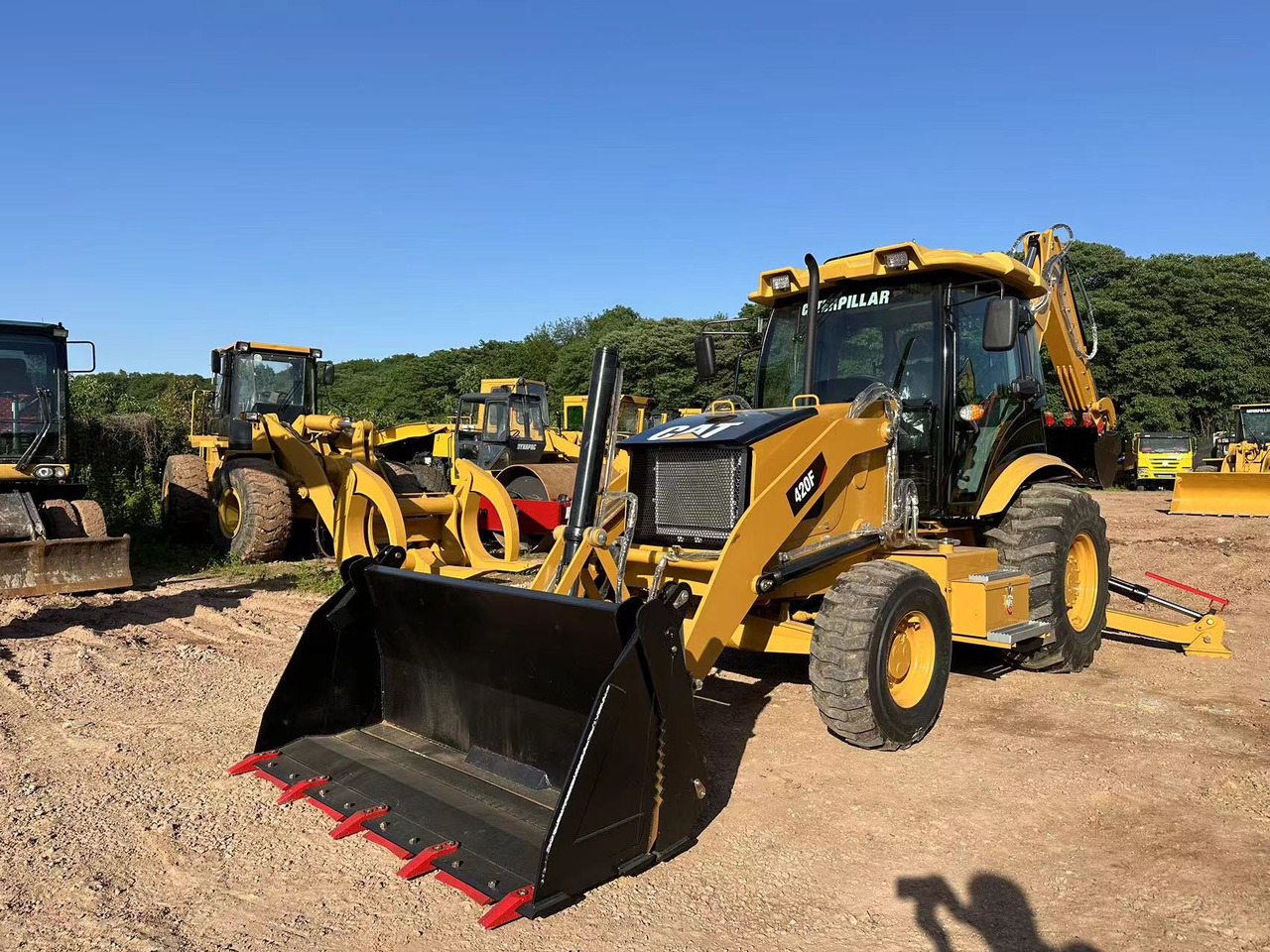 CATERPILLAR 420F2 - Багер-товарач: снимка 1 CATERPILLAR 420F2 - Багер-товарач: снимка 1