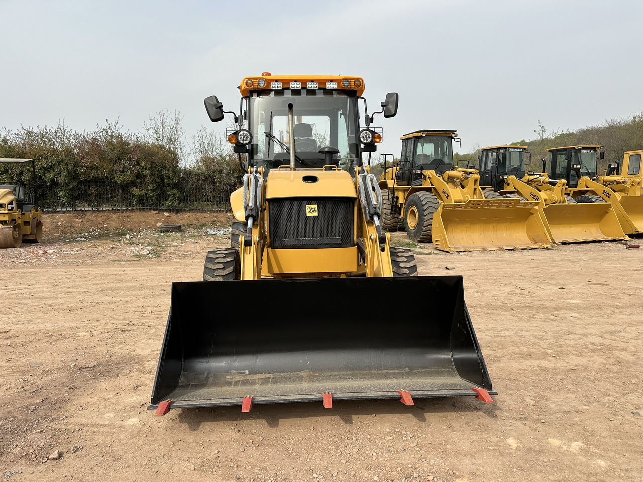 CATERPILLAR 420F2 - Багер-товарач: снимка 4 CATERPILLAR 420F2 - Багер-товарач: снимка 4
