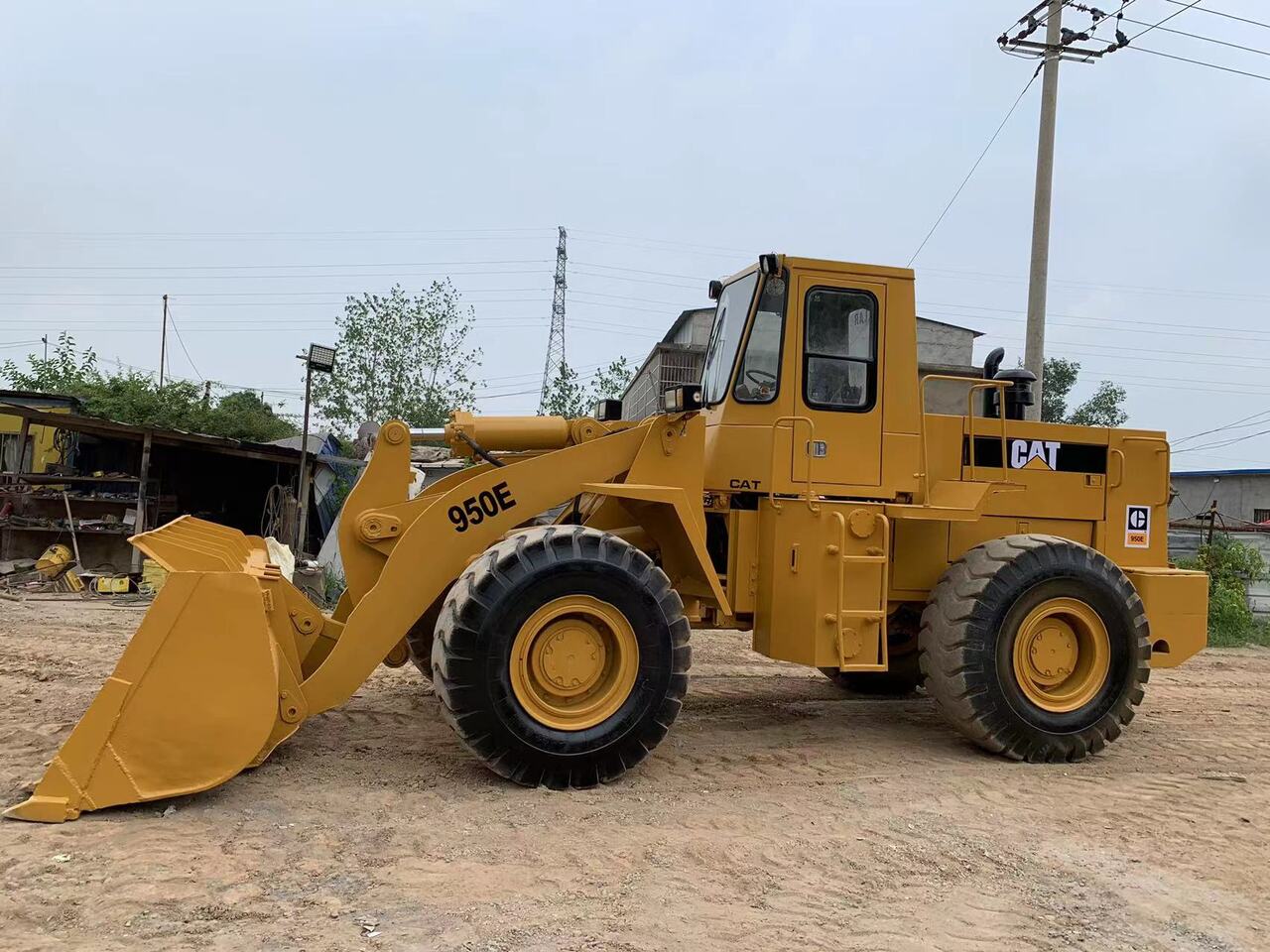 CATERPILLAR 950E - Колесен товарач: снимка 2 CATERPILLAR 950E - Колесен товарач: снимка 2