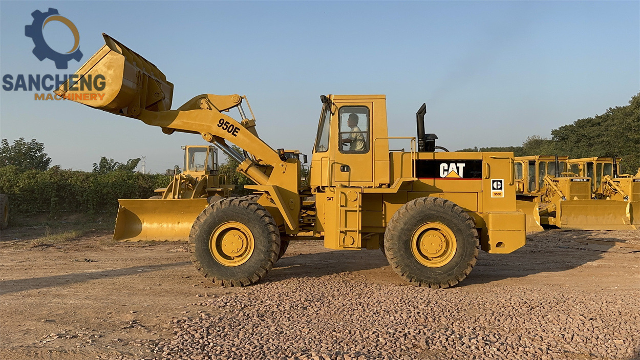 Колесен товарач CATERPILLAR 950E: снимка 10