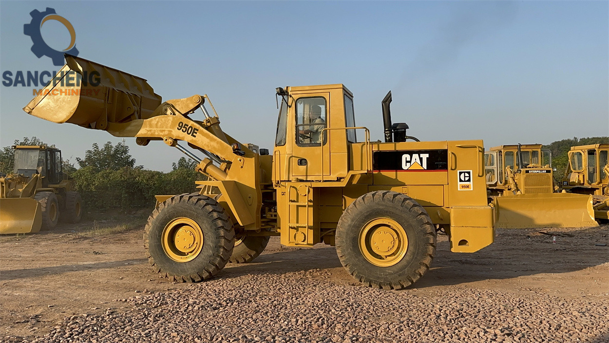 CATERPILLAR 950E - Колесен товарач: снимка 4 CATERPILLAR 950E - Колесен товарач: снимка 4