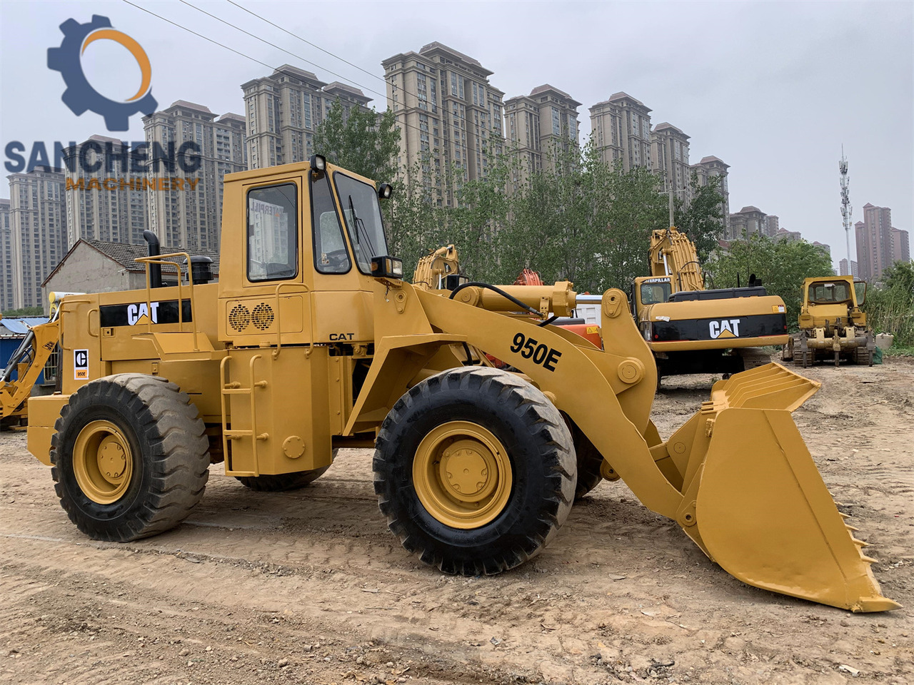 CATERPILLAR 950E - Колесен товарач: снимка 2 CATERPILLAR 950E - Колесен товарач: снимка 2