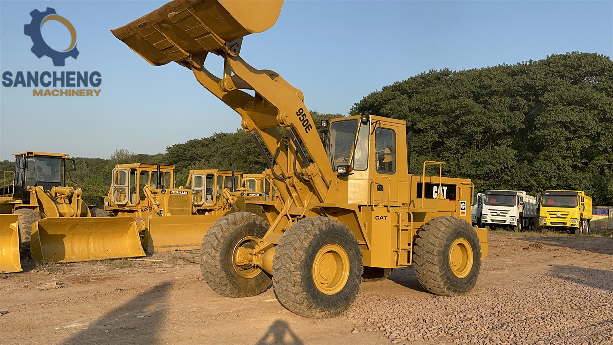 CATERPILLAR 950E - Колесен товарач: снимка 1 CATERPILLAR 950E - Колесен товарач: снимка 1