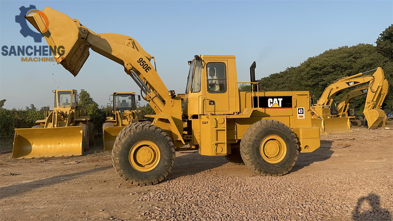 CATERPILLAR 950E - Колесен товарач: снимка 2 CATERPILLAR 950E - Колесен товарач: снимка 2