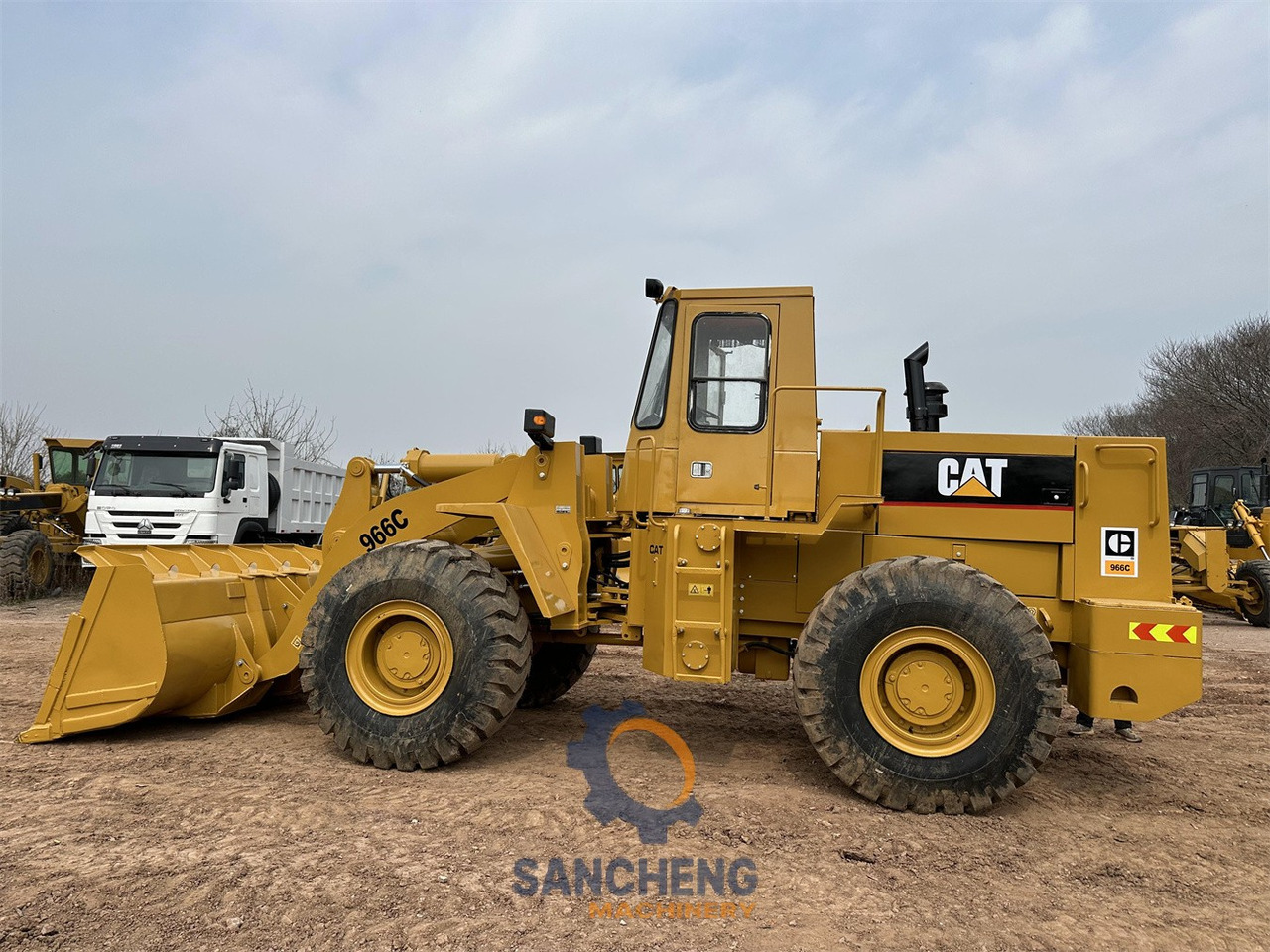 Колесен товарач CATERPILLAR 966C: снимка 8