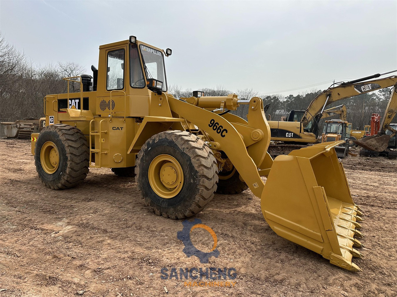 CATERPILLAR 966C - Колесен товарач: снимка 3 CATERPILLAR 966C - Колесен товарач: снимка 3