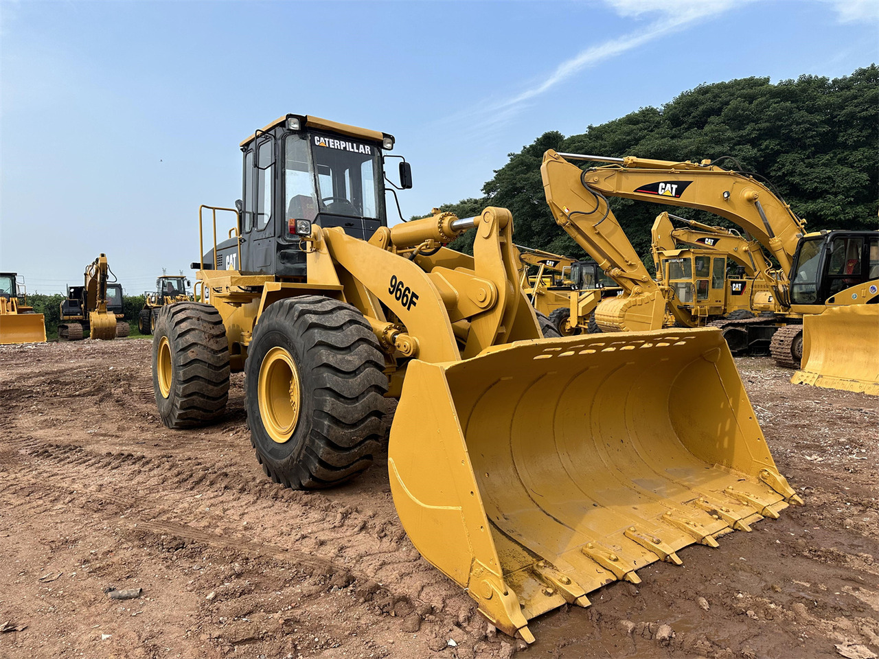 CATERPILLAR 966F - Колесен товарач: снимка 1 CATERPILLAR 966F - Колесен товарач: снимка 1