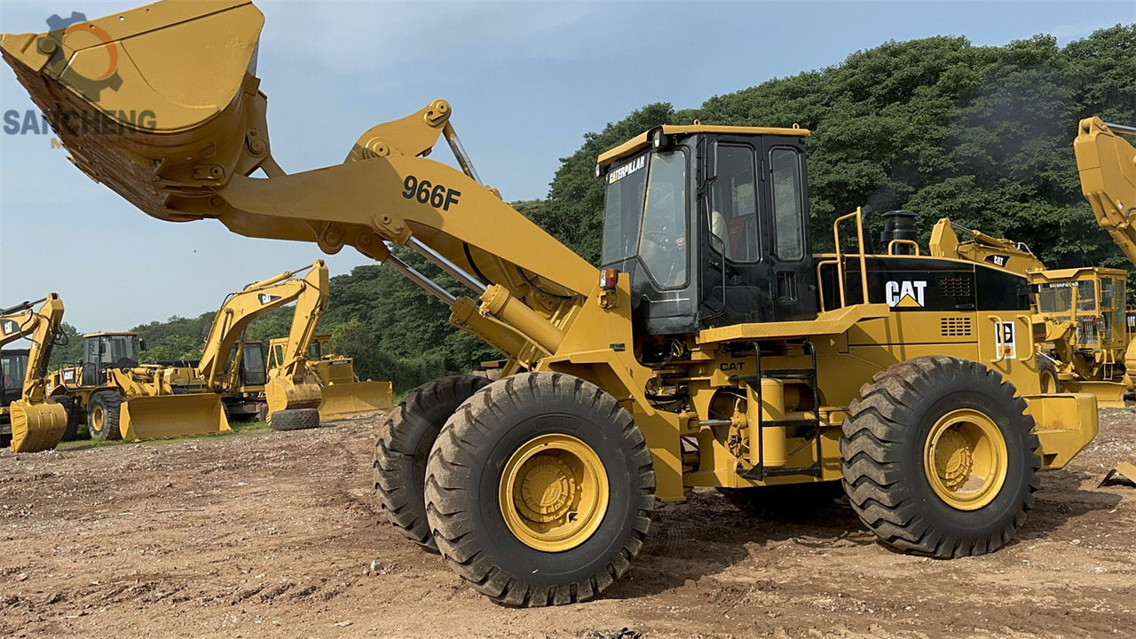 CATERPILLAR 966F - Колесен товарач: снимка 2 CATERPILLAR 966F - Колесен товарач: снимка 2