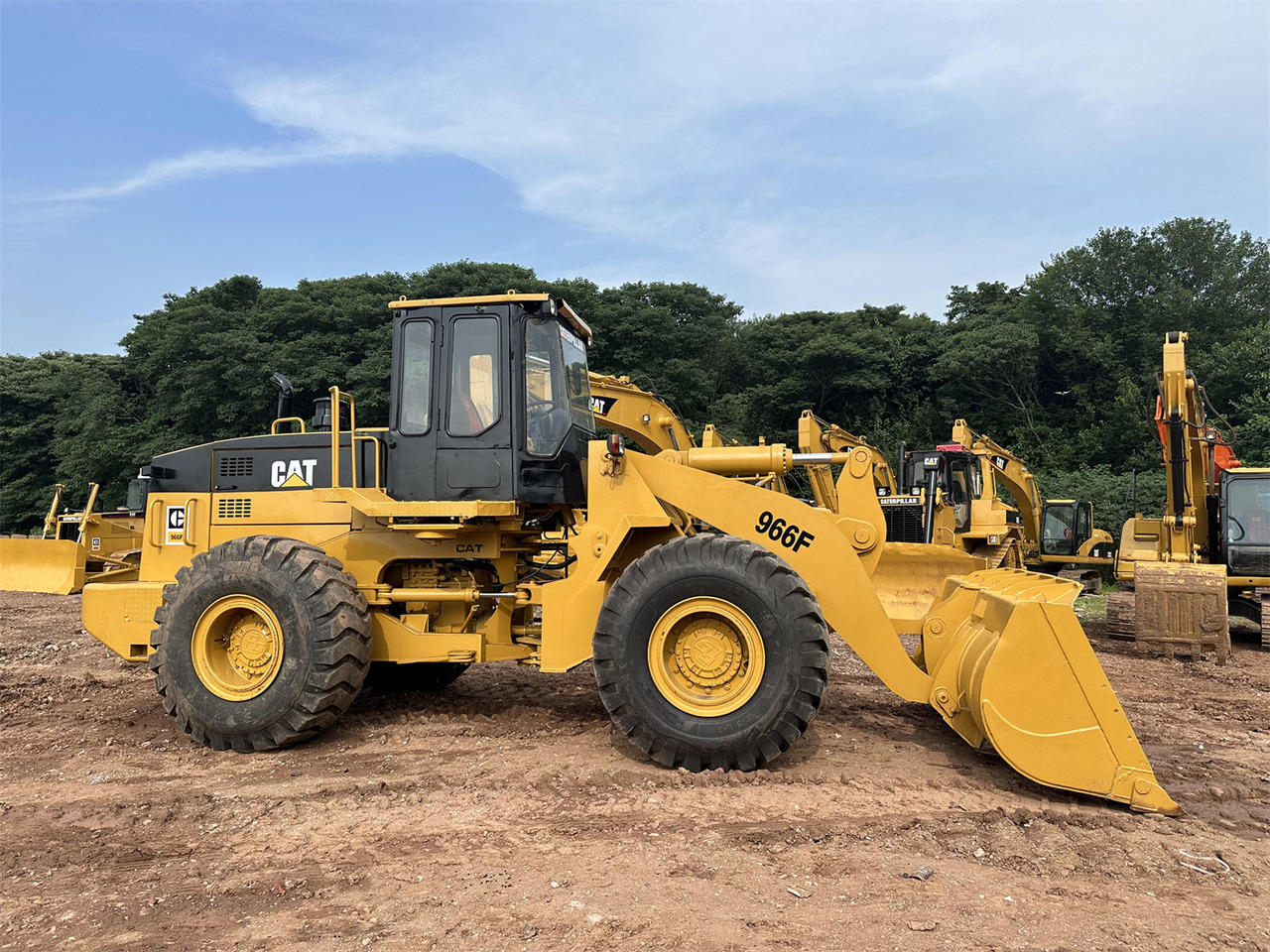 CATERPILLAR 966F - Колесен товарач: снимка 2 CATERPILLAR 966F - Колесен товарач: снимка 2