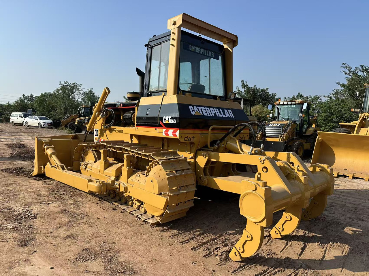 CATERPILLAR D6G - Булдозер: снимка 1 CATERPILLAR D6G - Булдозер: снимка 1