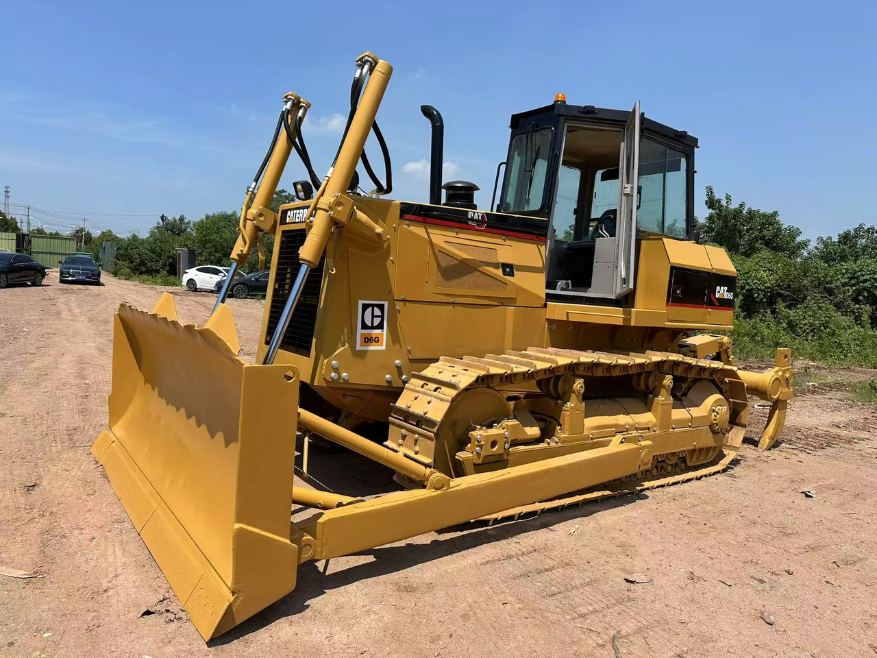 CATERPILLAR D6G - Булдозер: снимка 1 CATERPILLAR D6G - Булдозер: снимка 1