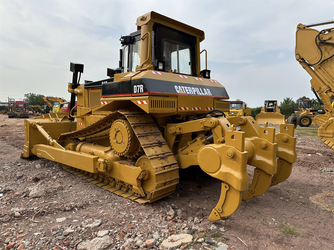 CATERPILLAR D7R - Булдозер: снимка 1 CATERPILLAR D7R - Булдозер: снимка 1