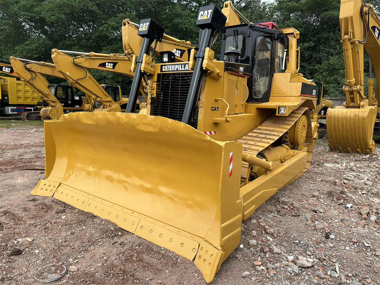 CATERPILLAR D7R - Булдозер: снимка 2 CATERPILLAR D7R - Булдозер: снимка 2