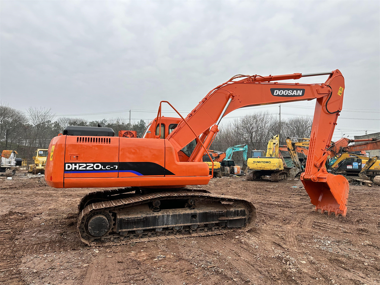 DOOSAN DH220 excavator - Верижен багер: снимка 1 DOOSAN DH220 excavator - Верижен багер: снимка 1