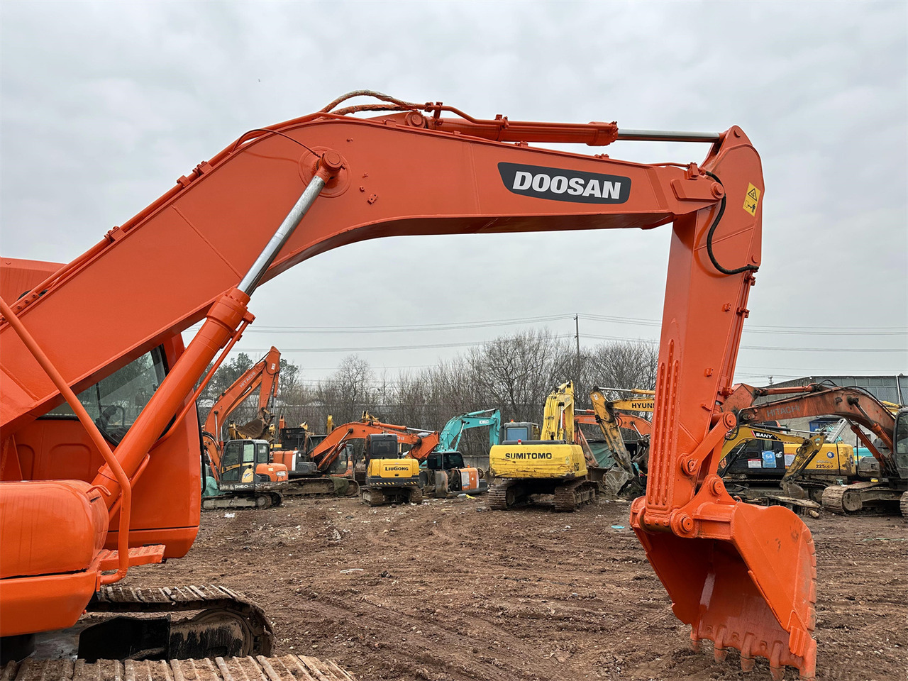 DOOSAN DH220 excavator - Верижен багер: снимка 4 DOOSAN DH220 excavator - Верижен багер: снимка 4