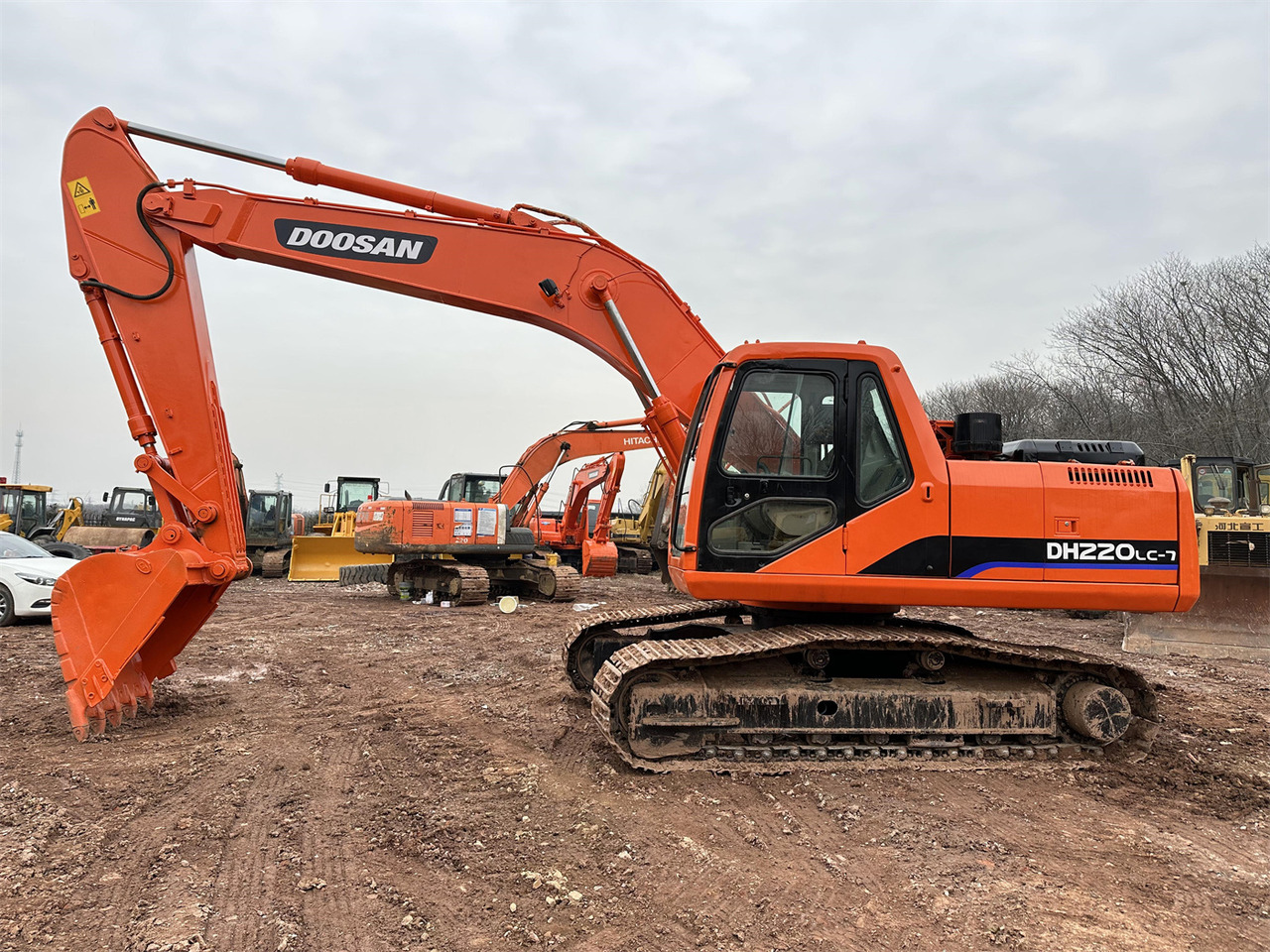 DOOSAN DH220 excavator - Верижен багер: снимка 2 DOOSAN DH220 excavator - Верижен багер: снимка 2