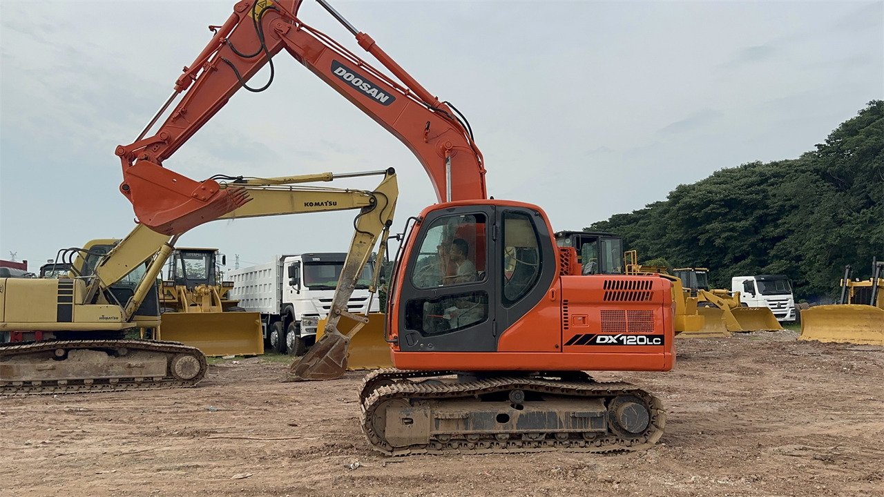 DOOSAN DX120 - Верижен багер: снимка 1 DOOSAN DX120 - Верижен багер: снимка 1