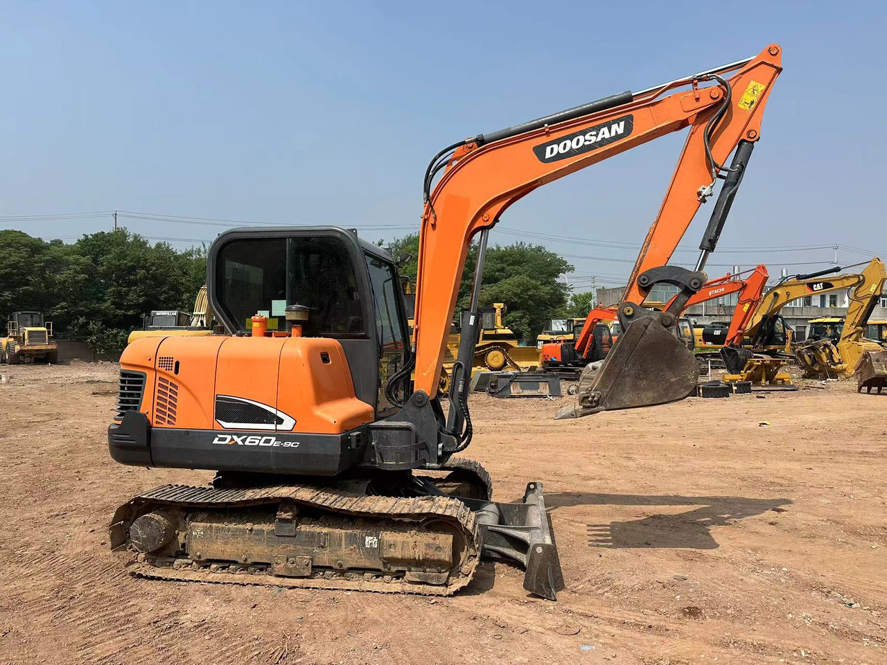 DOOSAN DX60 - Мини багер: снимка 4 DOOSAN DX60 - Мини багер: снимка 4