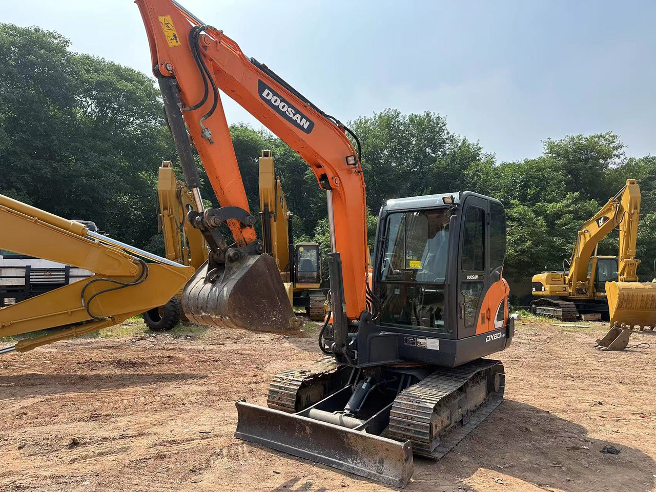 DOOSAN DX60 - Мини багер: снимка 3 DOOSAN DX60 - Мини багер: снимка 3