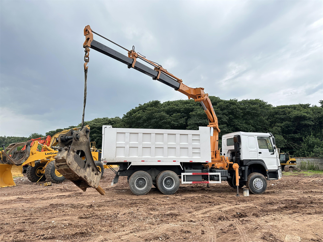 HOWO 371 Mounted Crane Dump truck - Камион с кран: снимка 1 HOWO 371 Mounted Crane Dump truck - Камион с кран: снимка 1